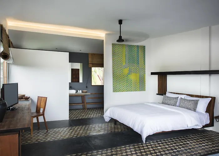 Hotel Pages 4*